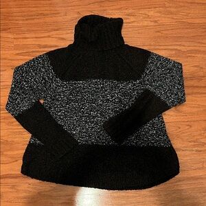 Lilla P. Heathered Brown and Black Turtleneck Sweater - L